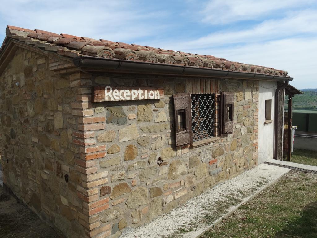 Casale Poggio Colpiccione Daire Passignano sul Trasimeno Dış mekan fotoğraf