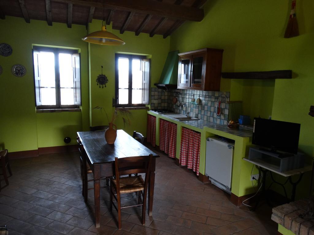 Casale Poggio Colpiccione Daire Passignano sul Trasimeno Dış mekan fotoğraf
