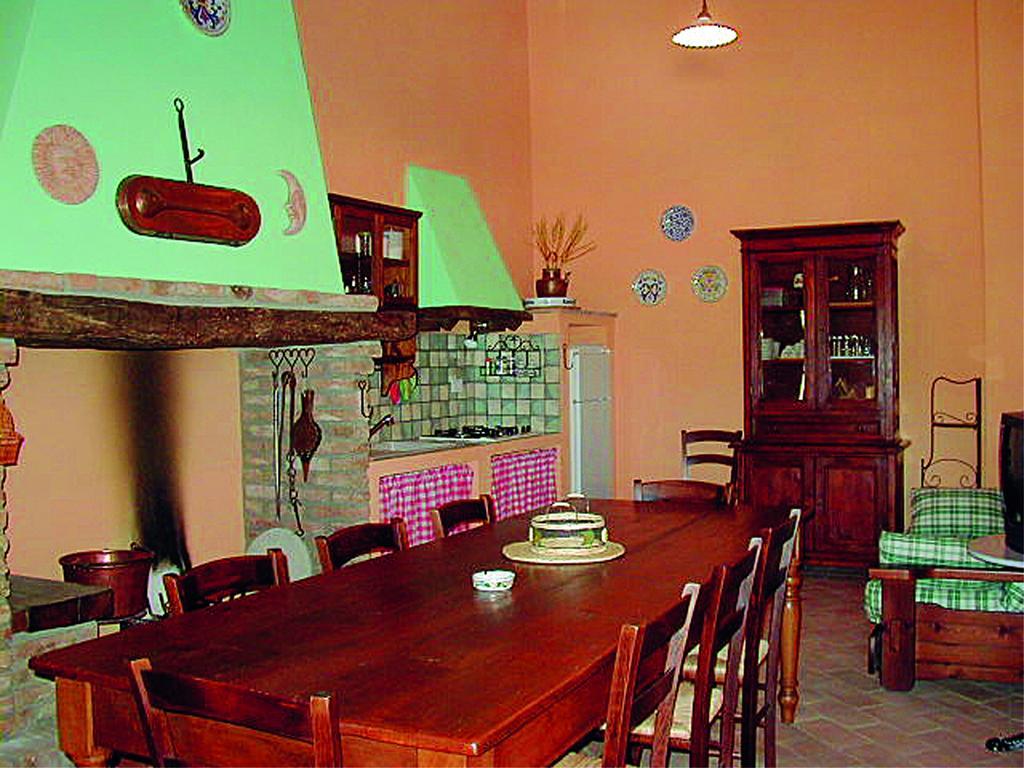 Casale Poggio Colpiccione Daire Passignano sul Trasimeno Dış mekan fotoğraf