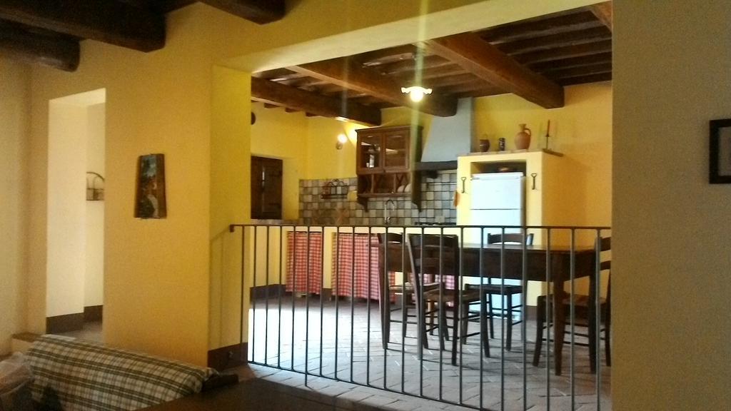 Casale Poggio Colpiccione Daire Passignano sul Trasimeno Dış mekan fotoğraf
