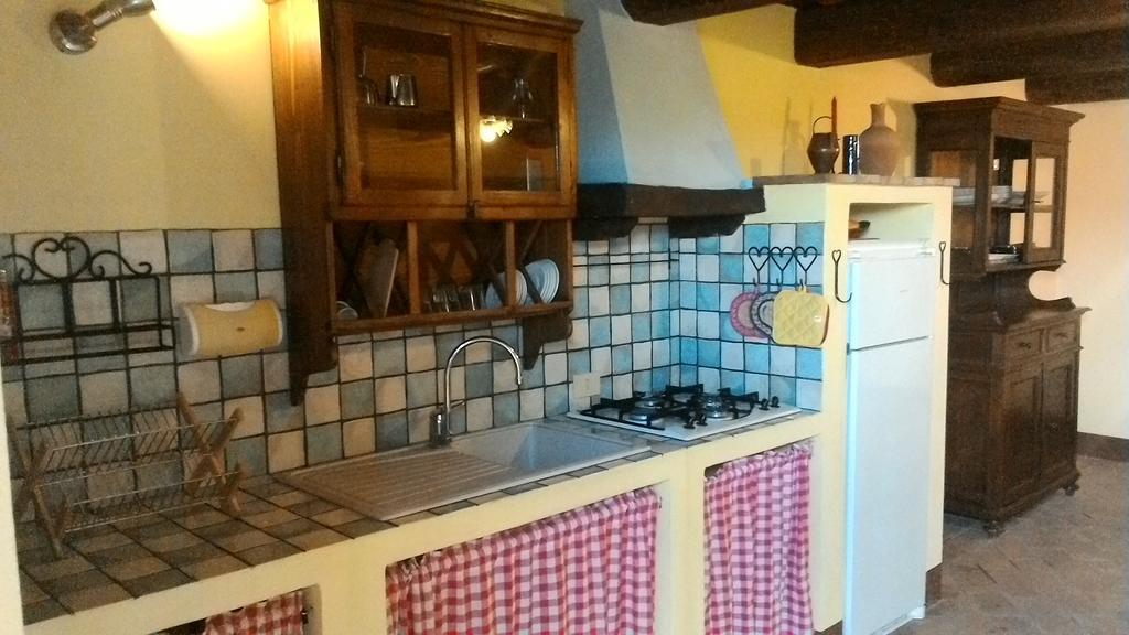 Casale Poggio Colpiccione Daire Passignano sul Trasimeno Dış mekan fotoğraf