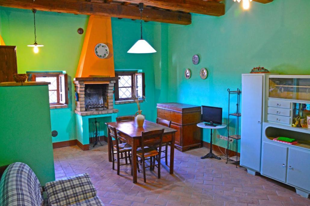 Casale Poggio Colpiccione Daire Passignano sul Trasimeno Dış mekan fotoğraf